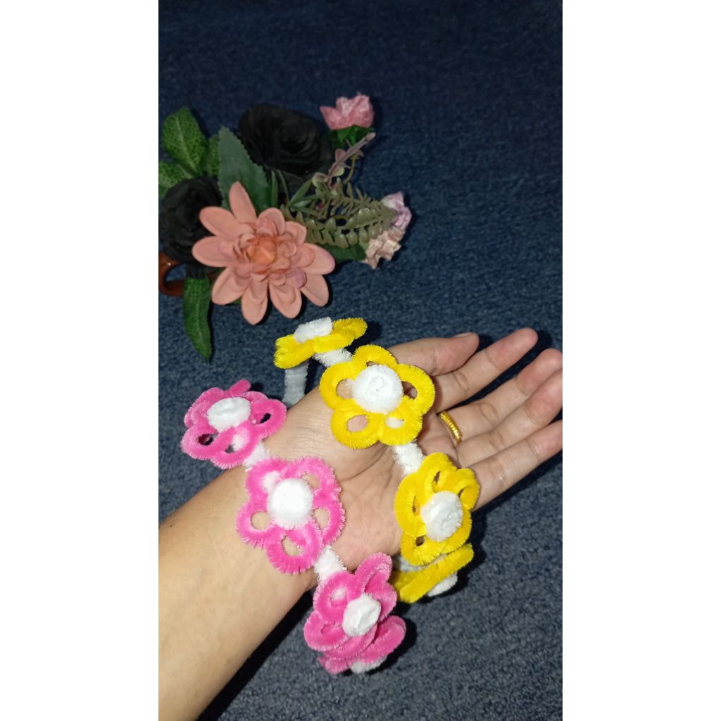 Bando bunga kawat bulu
