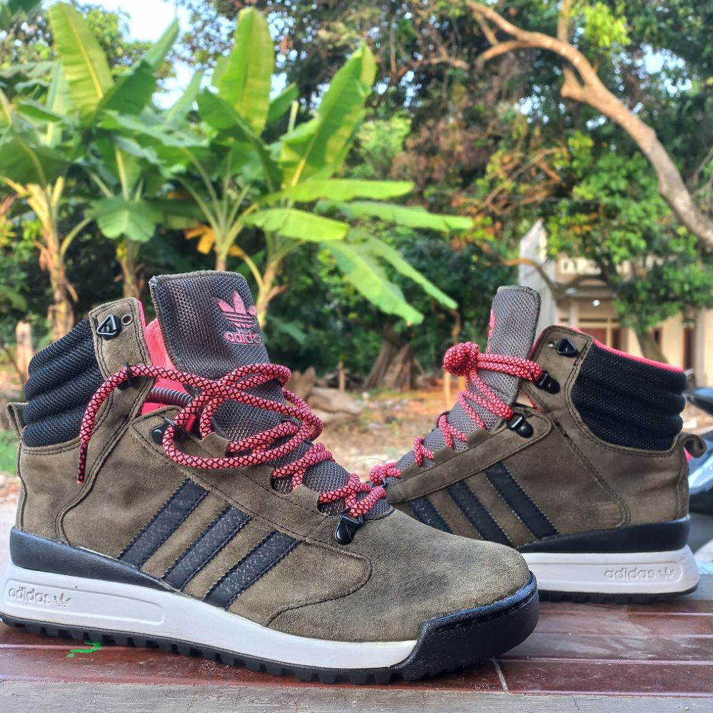 Sepatu second size 41 42