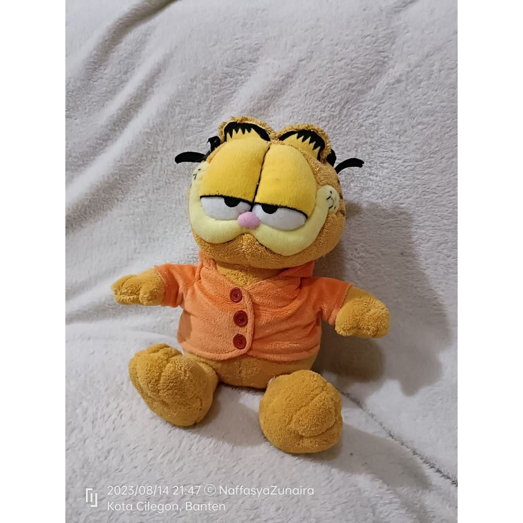 Boneka import Garfield original label asli