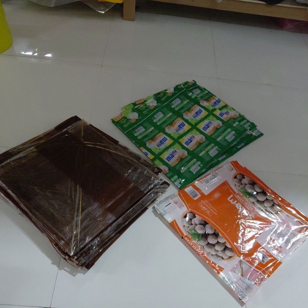 Layangan Plastik uk 58