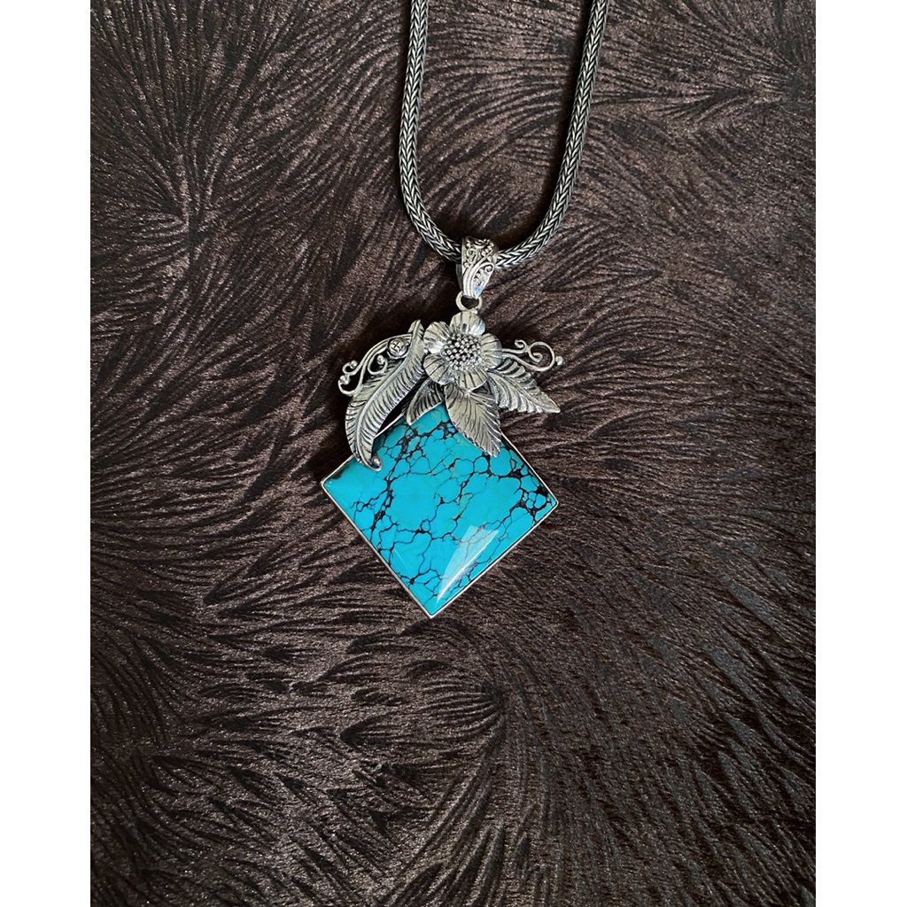 Turquoise Flower Leaf Pendant