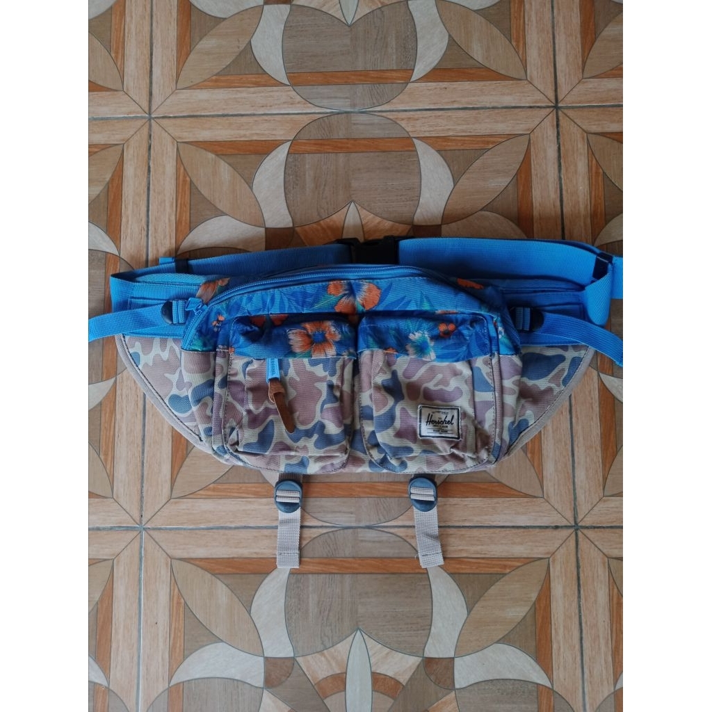 wb herschel motif