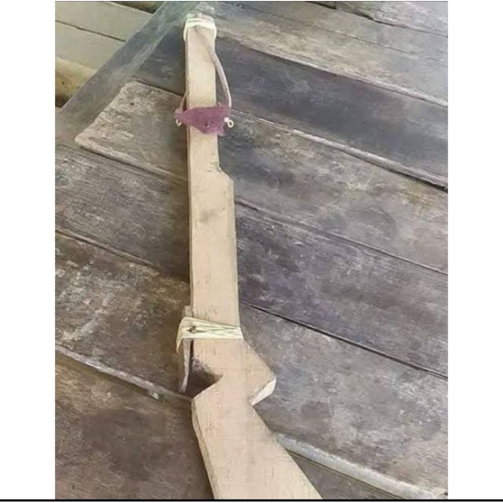 tembak mainan dari kayu