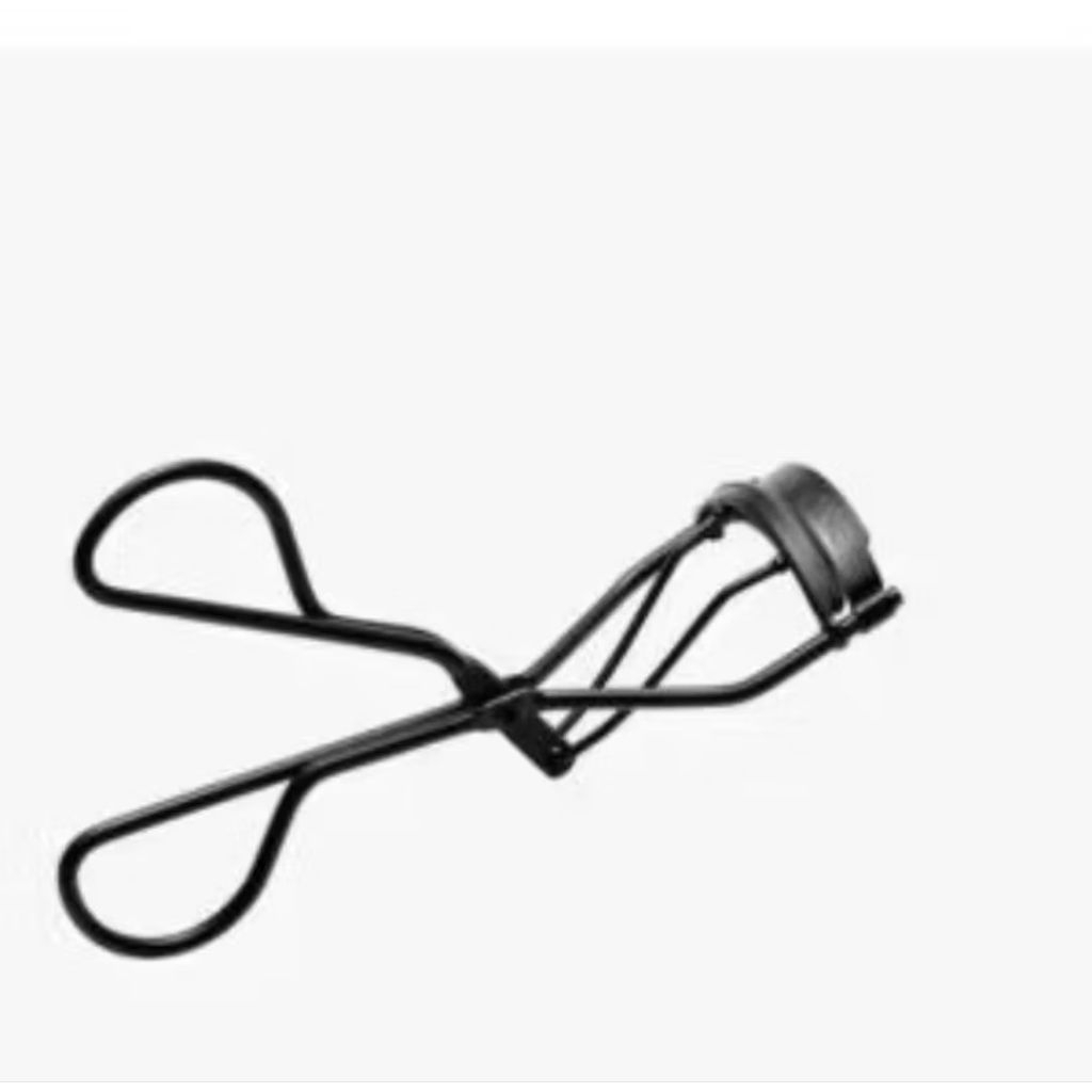 The One Eyelash Curler