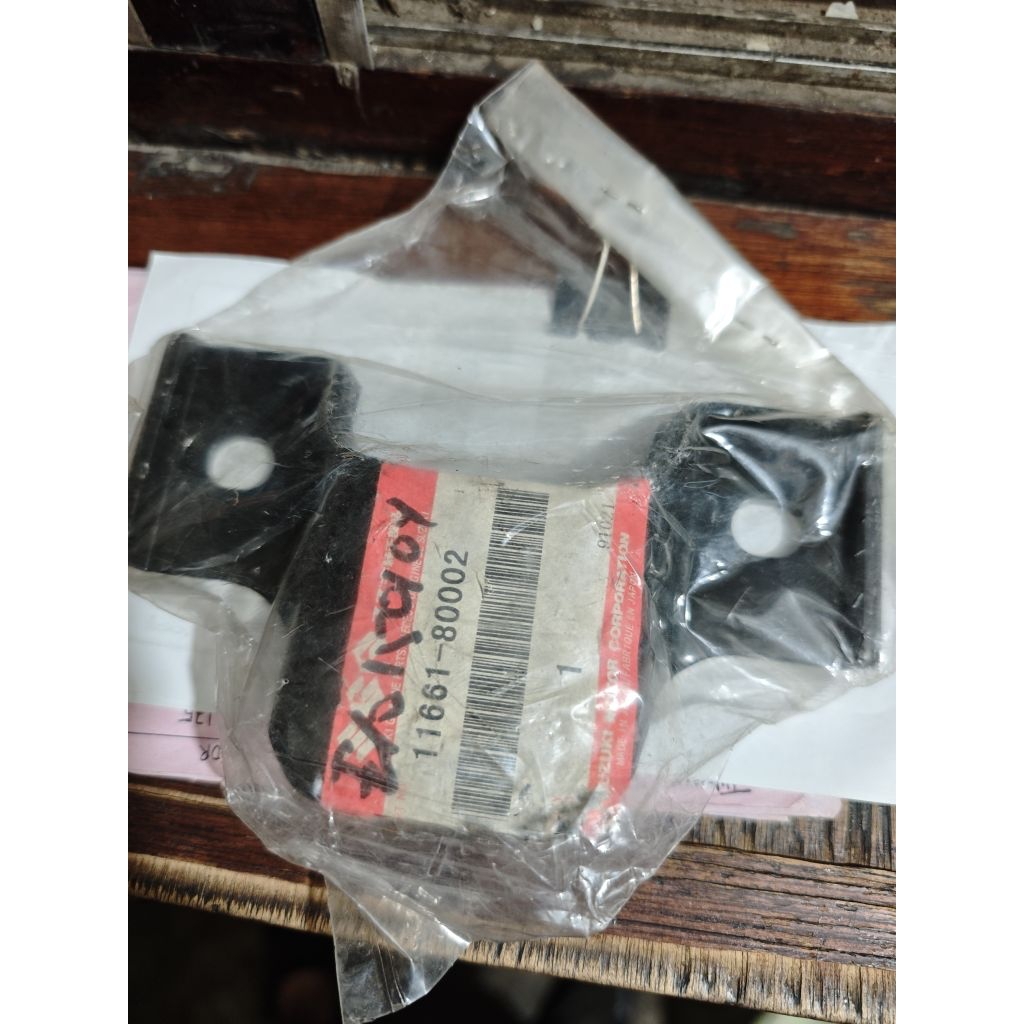 Bracket Engine Mounting Luar Kanan Katana 11661-80002