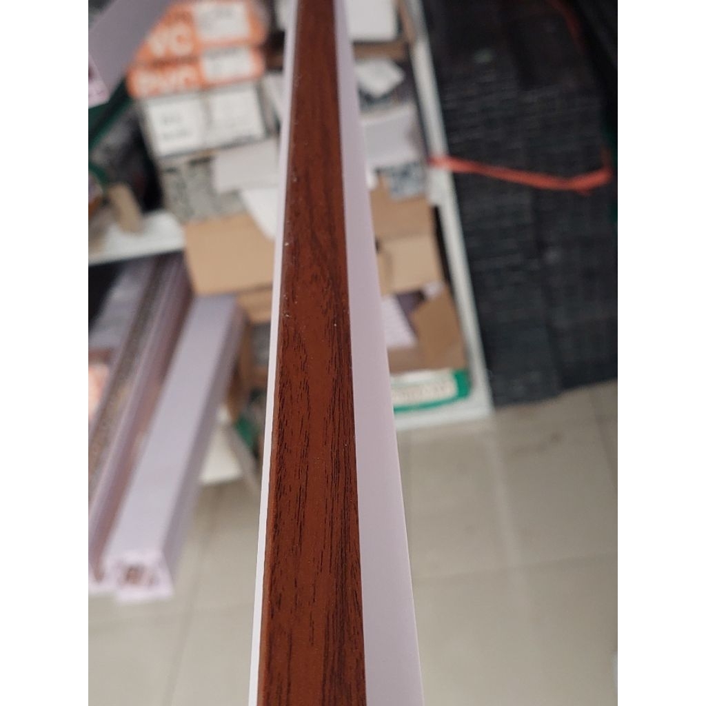 Lis U tutup laminate