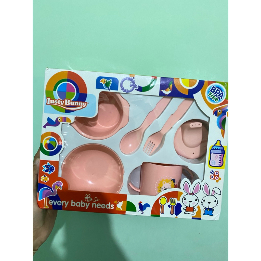 Tempat makan bayi