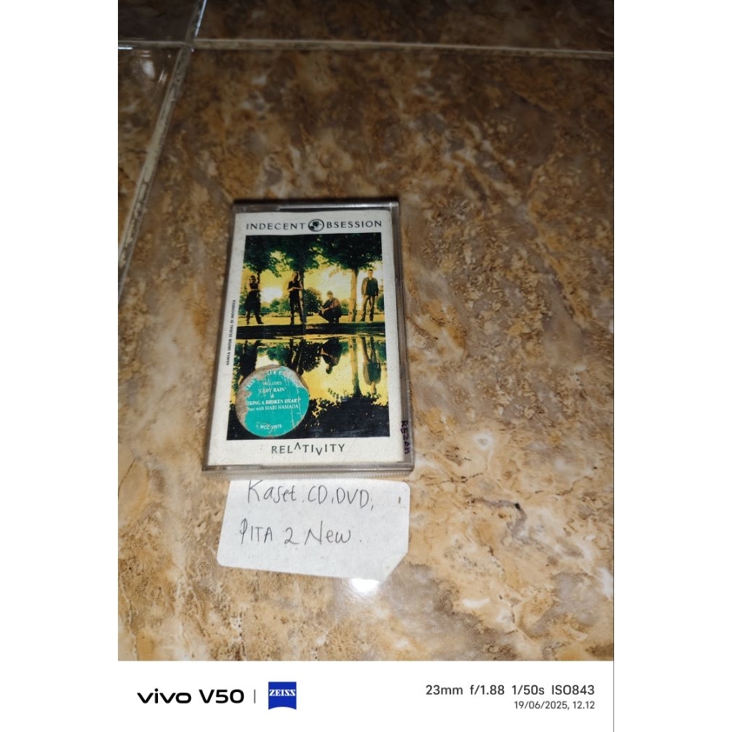 Kaset pita Indecent Bsession Relativity
