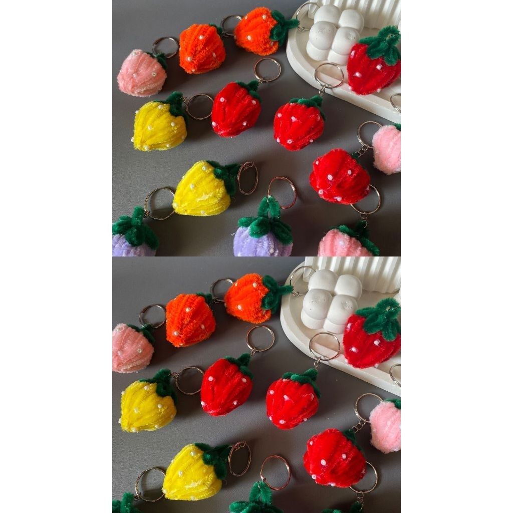 gantungan strawberry
