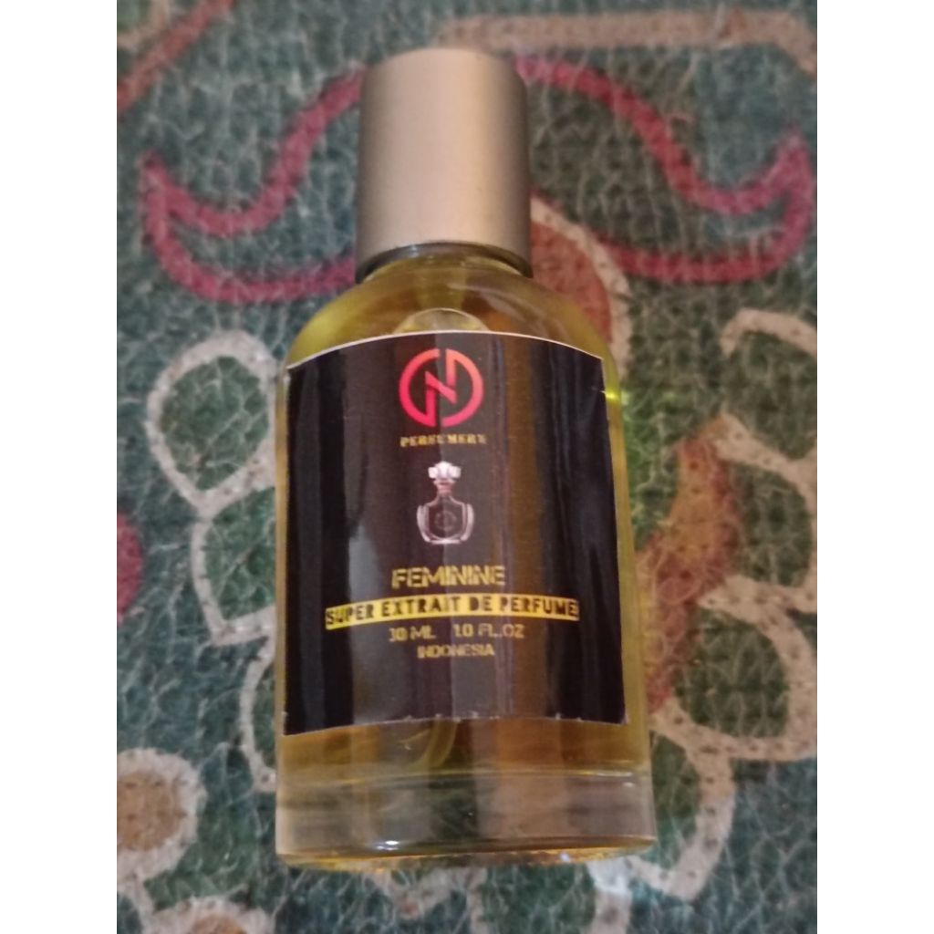 Perfume Super Extrait De Perfume "Feminine"