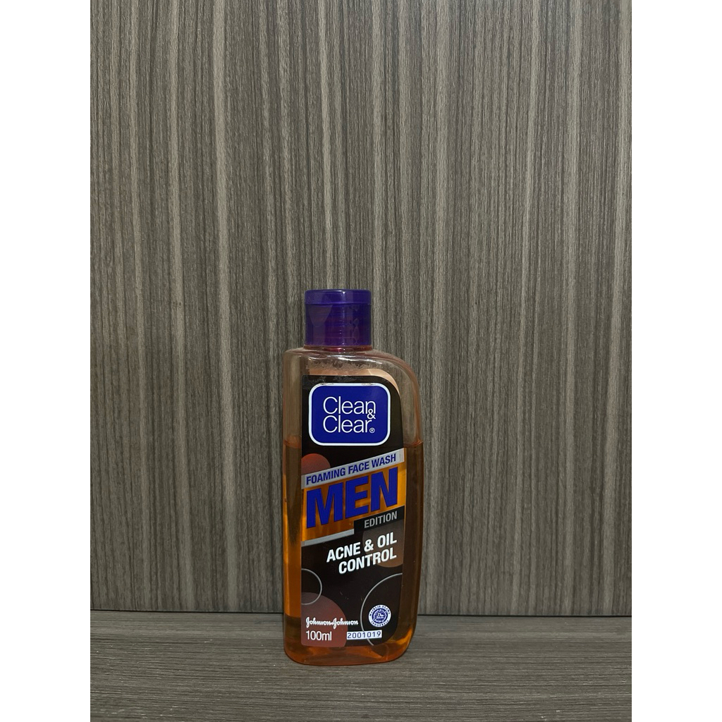 clean&clear foaming face wash MEN // acne & oil control