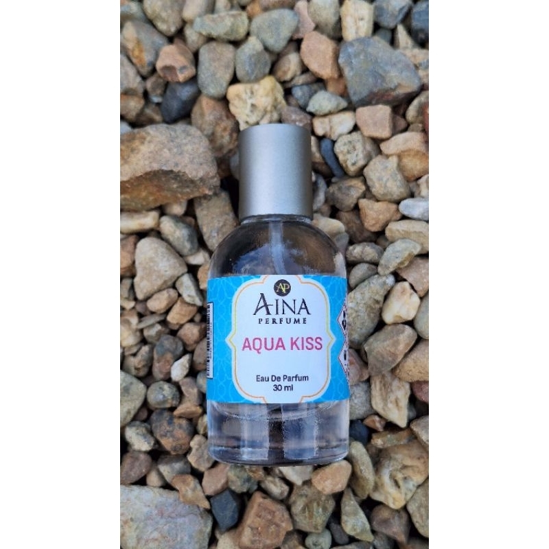AQUA KISS