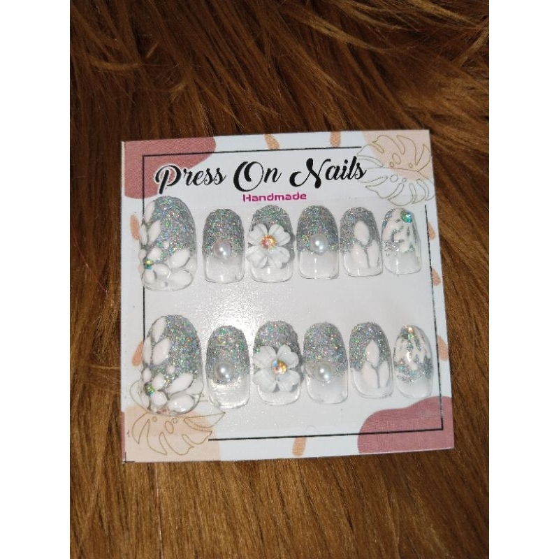 nail oval gliter silver bunga clover/free lem