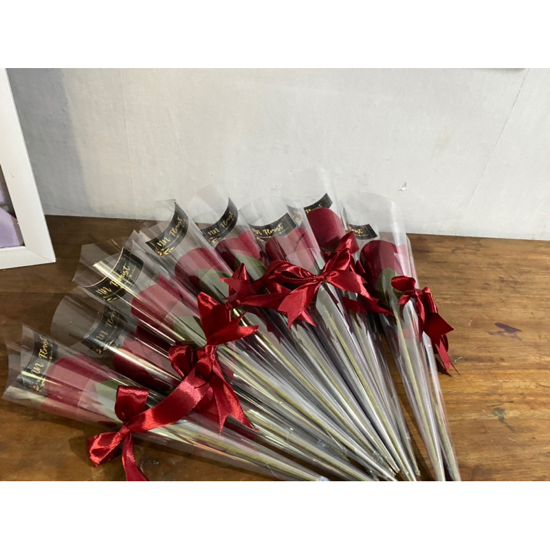 Single Rose valentine/ hari guru