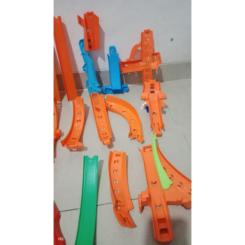 track hotwheels curah