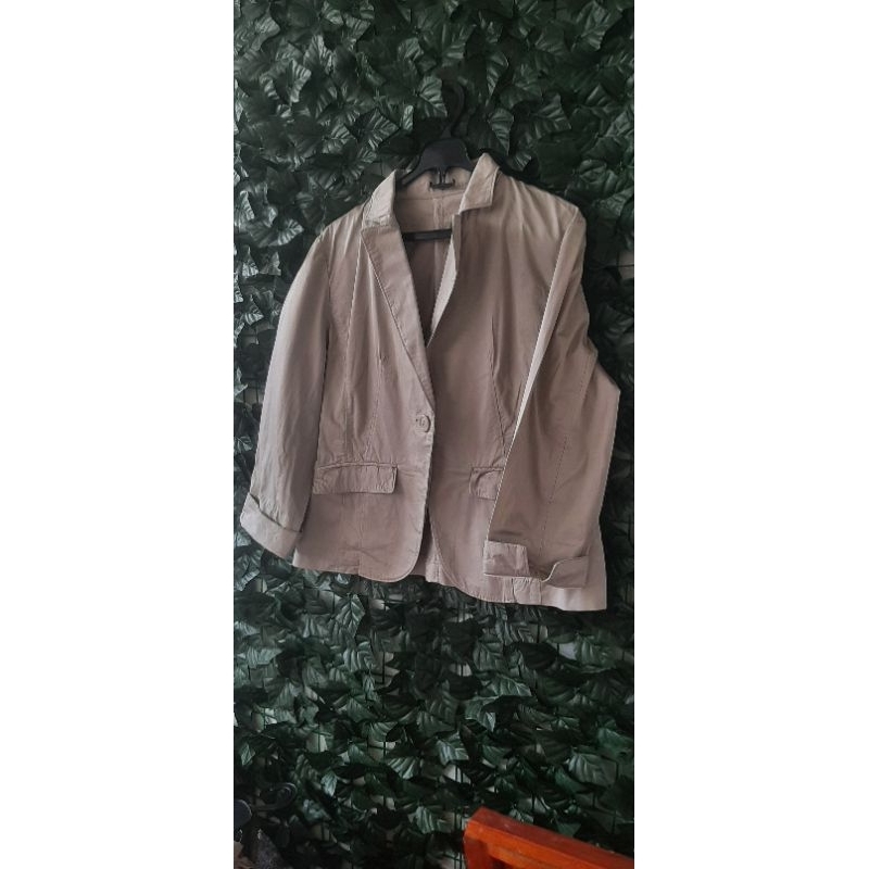 preloved blezer semi crop moca