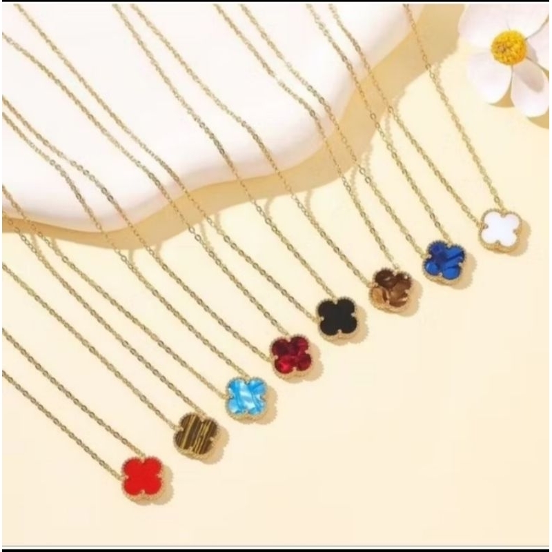 Kalung Titanium Model Bunga Clover