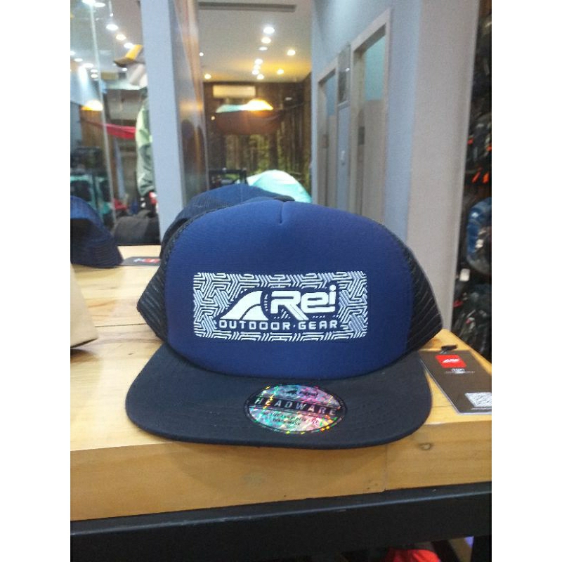 topi rei adventure