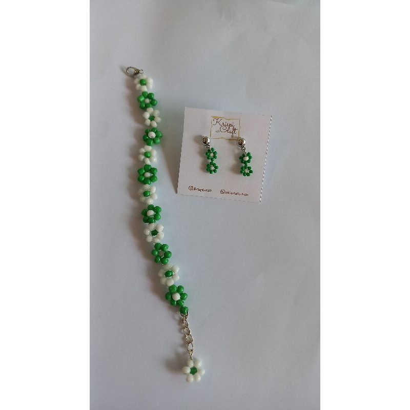 Set Gelang dan Anting Daisy