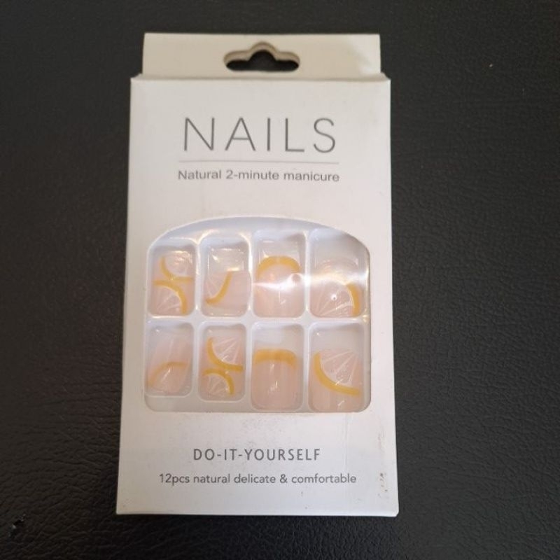 press on nails