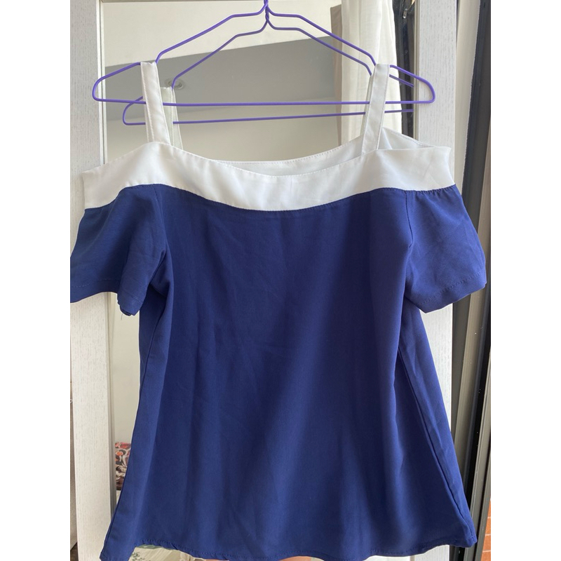 AT125 - Blouse Biru