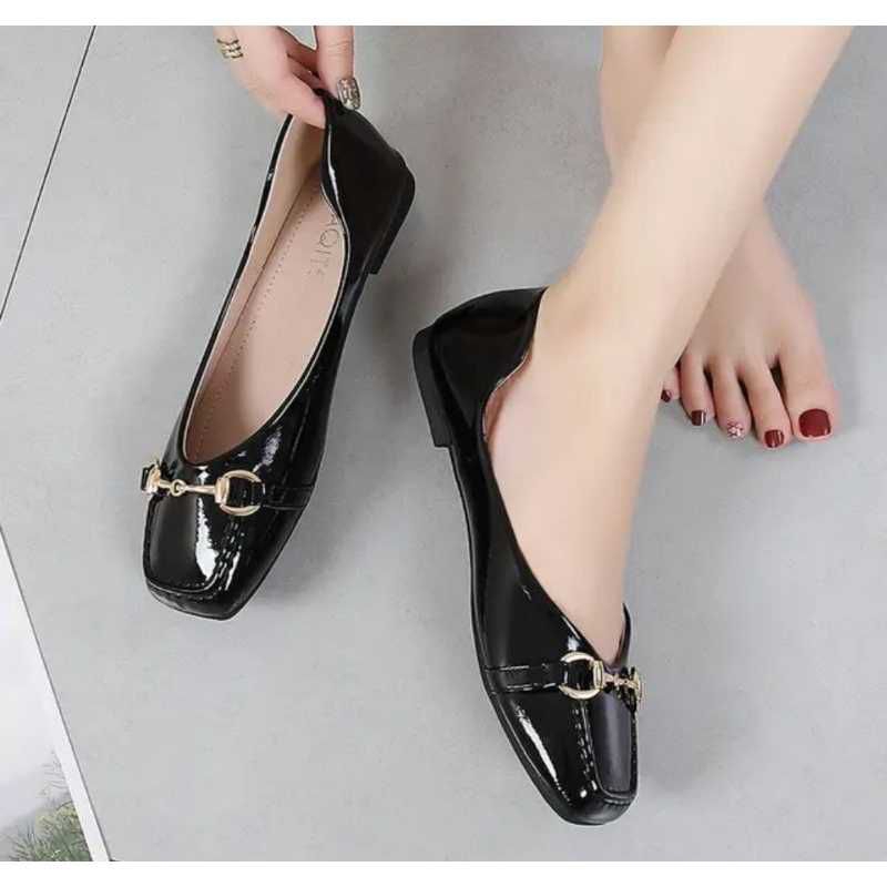 Sepatu balet gesper