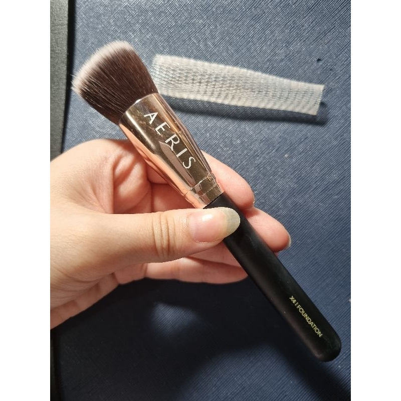Aeris foundation brush