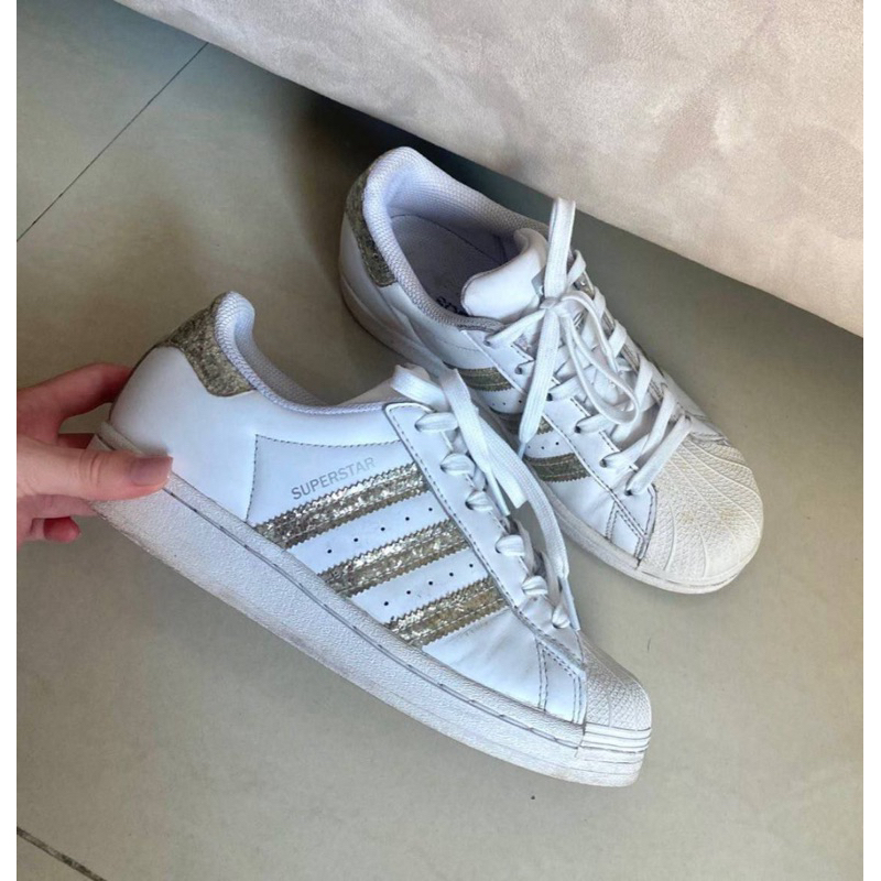 sepatu adidas