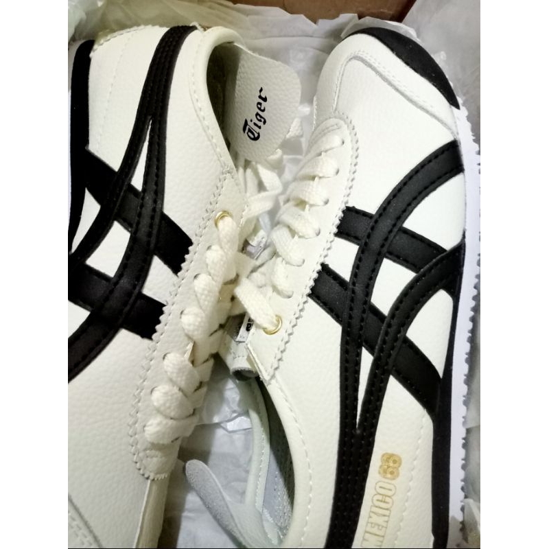 Sepatu Onit