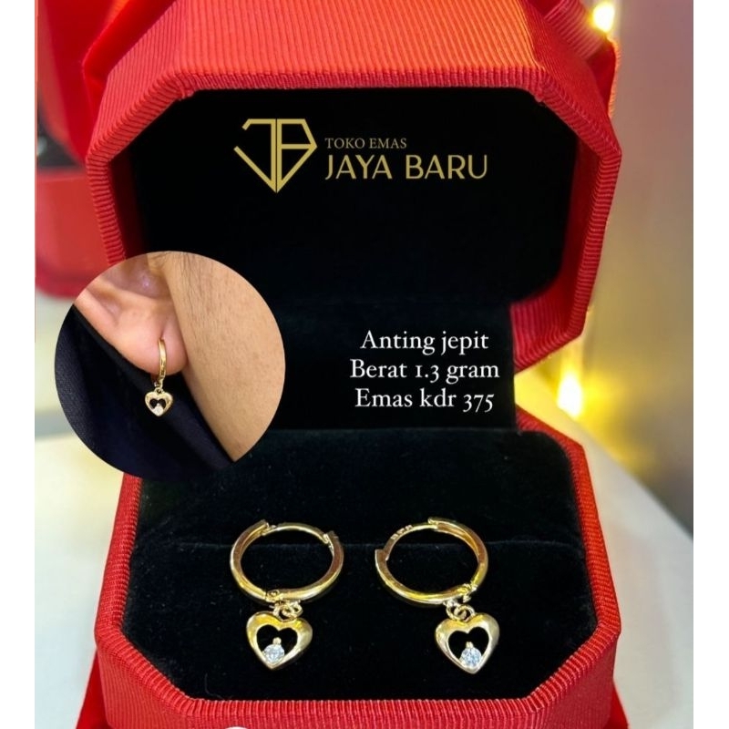 anting jepit love mata