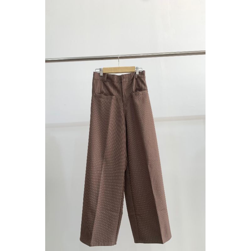 CELANA HIGTWEST SALUR