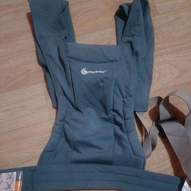 ERGOBABY EMBRACE