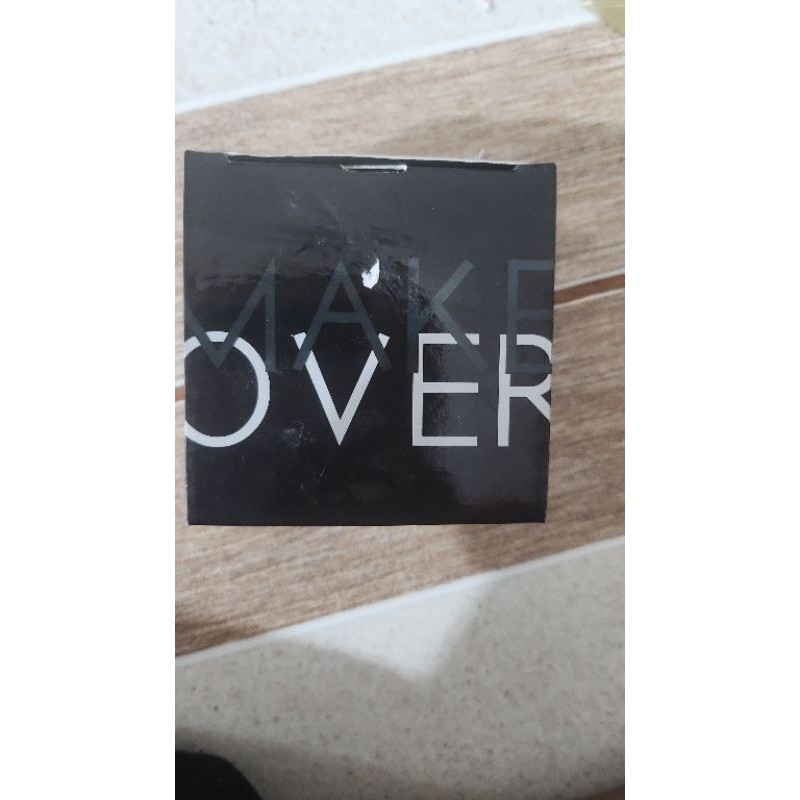 MAKE OVER Silky smooth translucent powder