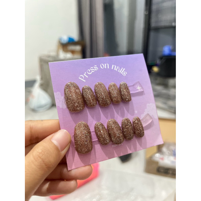 PRESS ON NAILS HOME MADE
