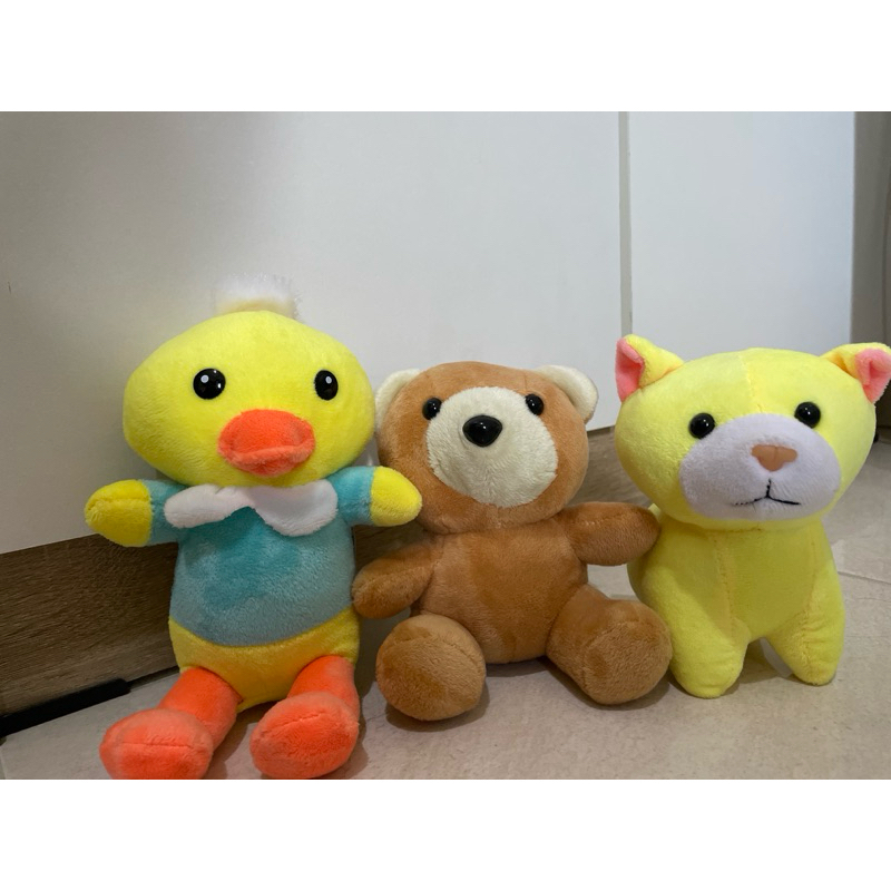 Boneka bebek-beruang-kucing