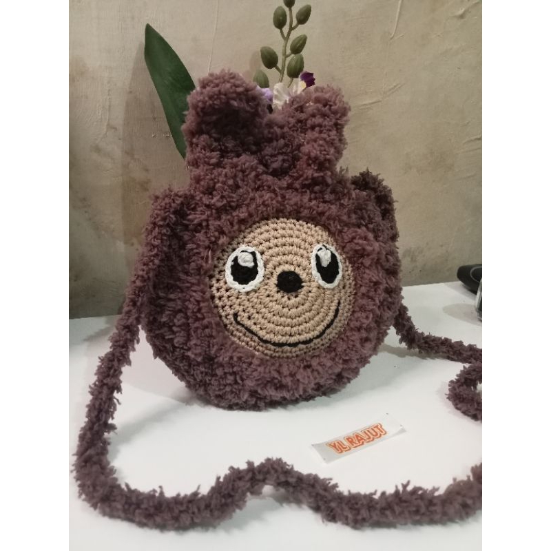 Tas selempabg rajut labubu