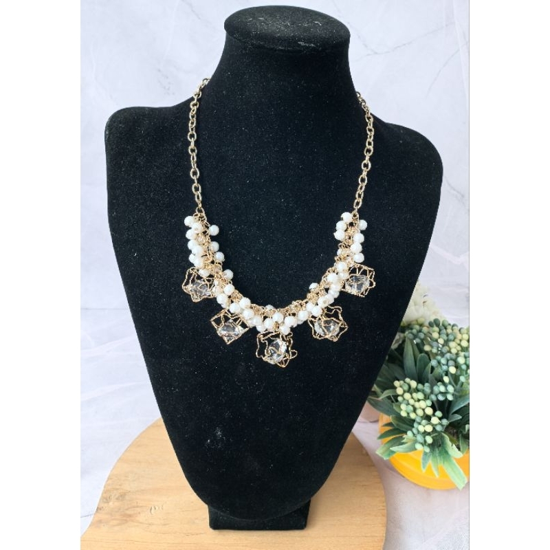 Kalung mutiara bintang