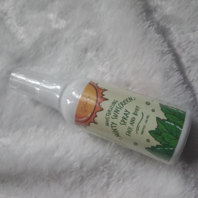 sunscreen semprot simlpe dan mudah d. bawa kemana aja