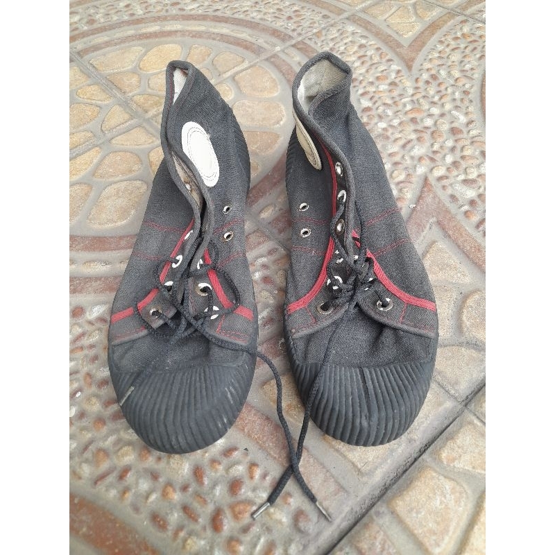 SEPATU MORVAN SIZE 36 BEKAS