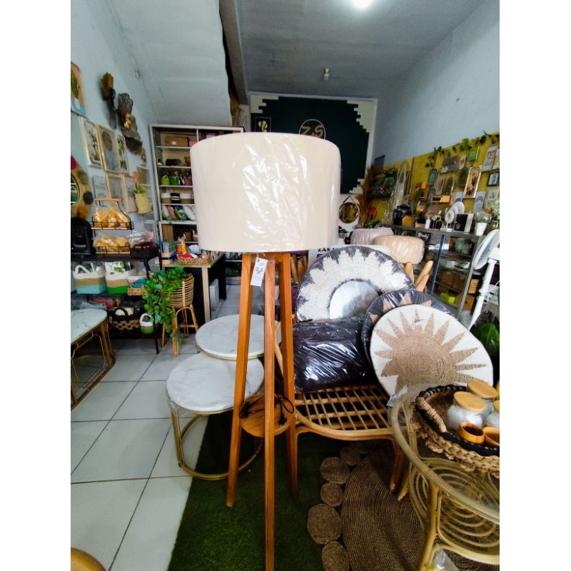 Stnding Lamp