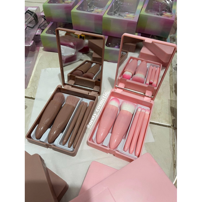 Kuas Set Cermin