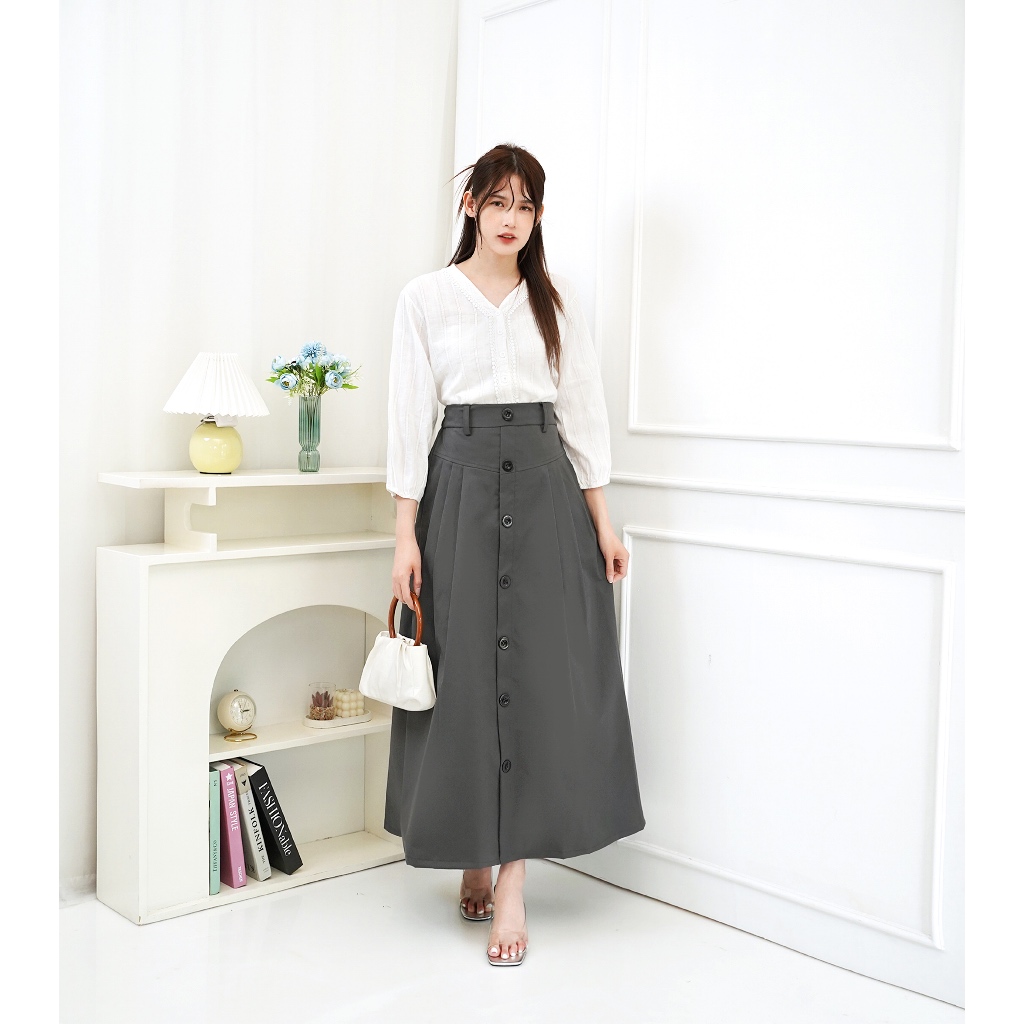 Rok Maxi Stylish Kancing Depan – Basic Item Wajib Punya!