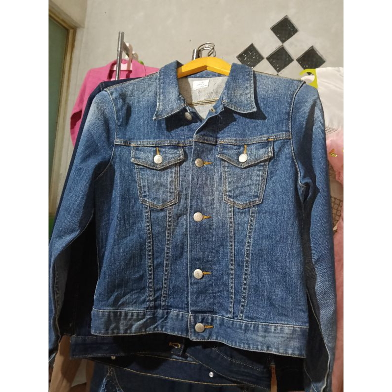JAKET LeV1z  BARU