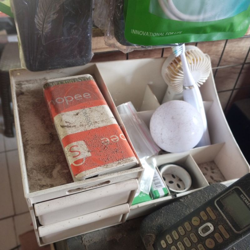 tempat kosmetik bekas