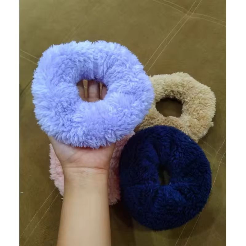 ikat rambut donat bulu