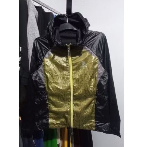 JAKET TIPIS / RUNING / OUTDOOR