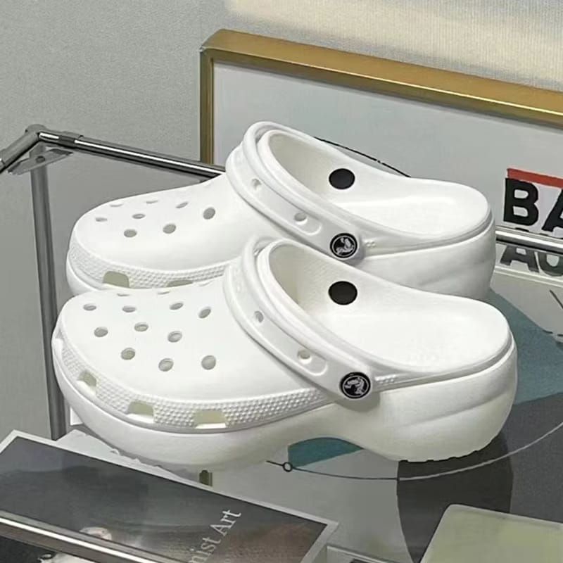 Crocs classic platform clog/sendalwanitapltfrom
