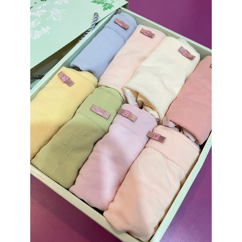 CELANA DALAM FRESH 1 BOX ISI 8