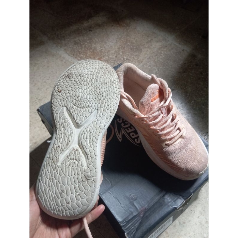 Preloved Diadora Size 36
