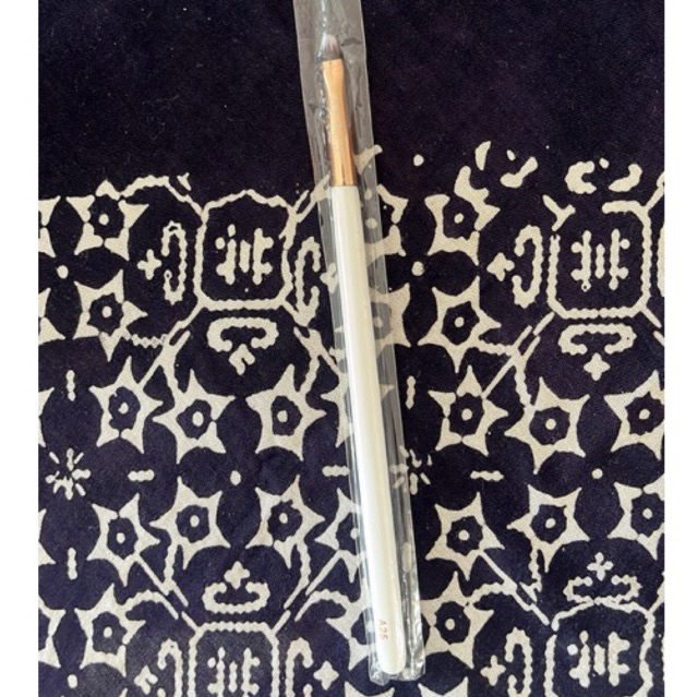 AERIS - Lip Brush A25